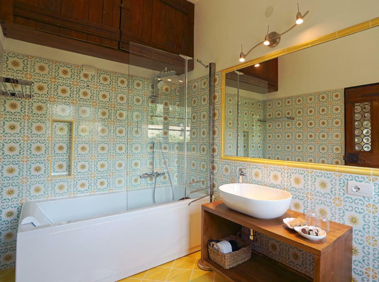 Relais Rantegosa - Holiday Home Chiavari Exterior photo